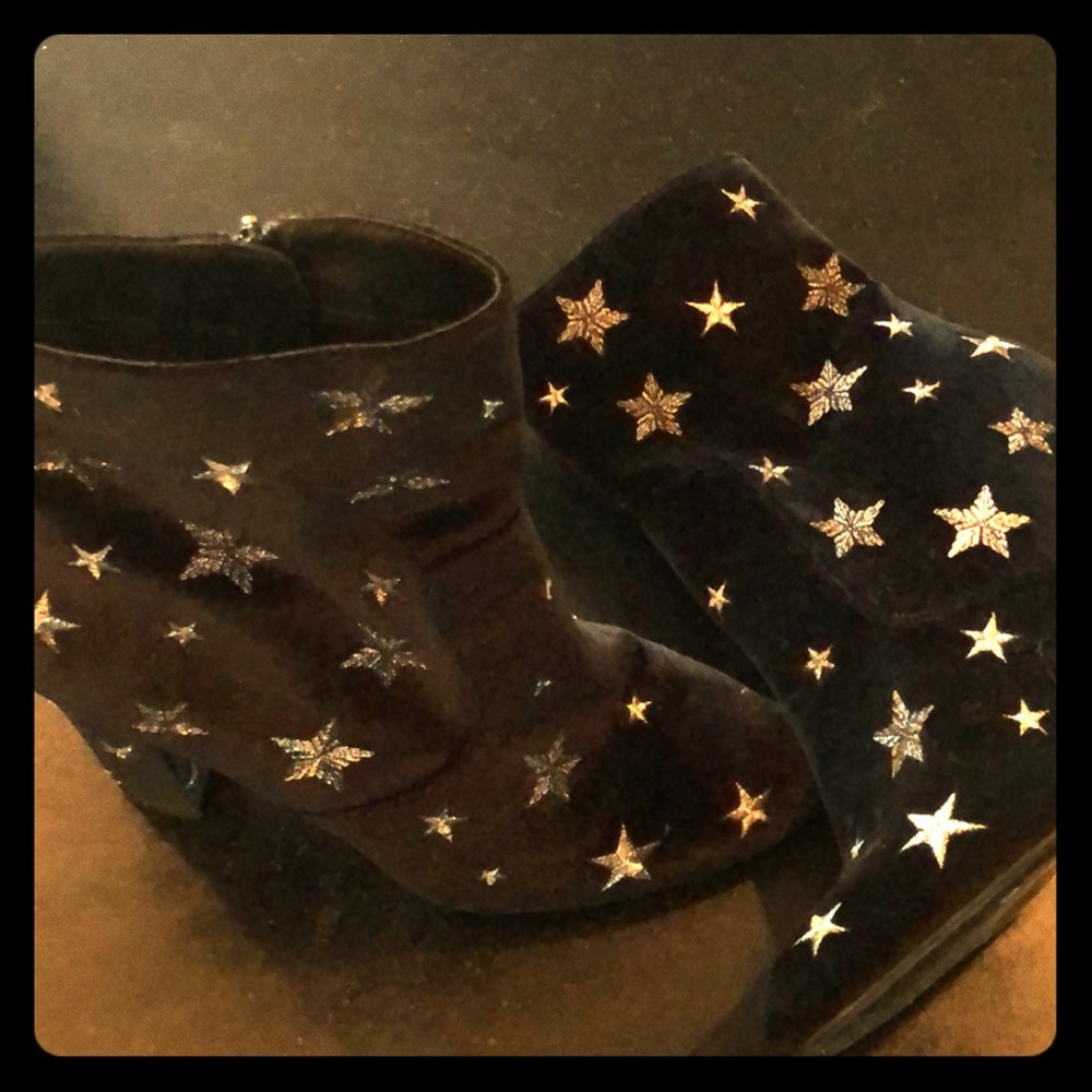 Steve Madden Star Booties